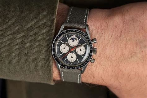 breitling geneve kautschuk|The Greatest Lost Watch Brand Is About to Return: Here.